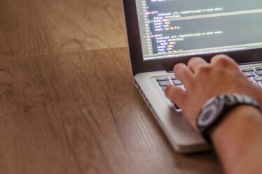Dlaczego firmy technologiczne analizują ryzyka prawne?