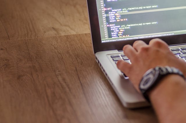Dlaczego firmy technologiczne analizują ryzyka prawne?